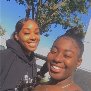 Meet your Posher, Kayla